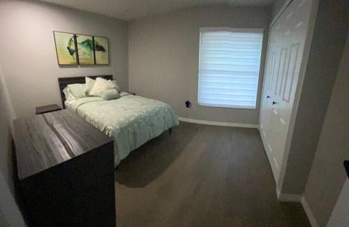 Kendale Lakes House | Cozy 2 Bedroom Modern Farmhouse in Miami