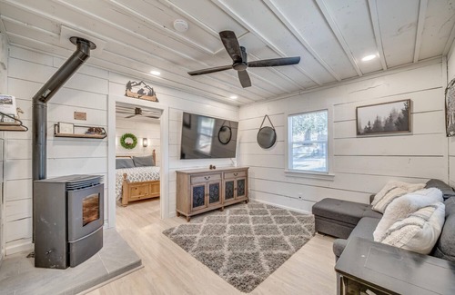 Portola House | Cozy 2-bedroom Mountain Home in Portola