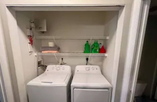 Miramar House | Cozy 2 Bedroom Near Hard Rock Stadium