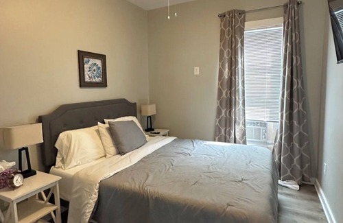 Syracuse Apartment | Cozy 2 bedroom near downtown!
