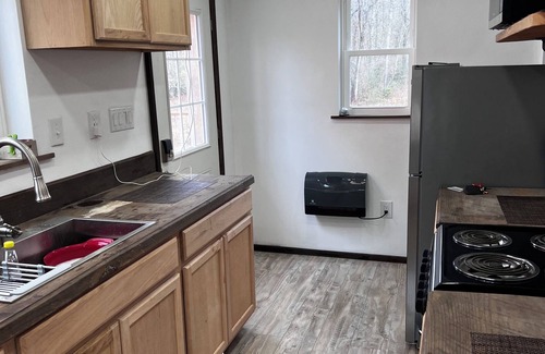 Pikeville Cabin | Cozy 2-bedroom/office cabin w/POOL, AC, WIFI on 35 Acres