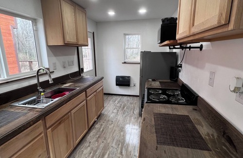 Pikeville Cabin | Cozy 2-bedroom/office cabin w/POOL, AC, WIFI on 35 Acres