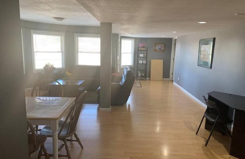 Aurora House | Cozy 2 bedroom place with mountain views!