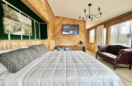 Campobello Other | Cozy 2-bedroom Rooftop apartment in charming Old Mill Village, Campobello