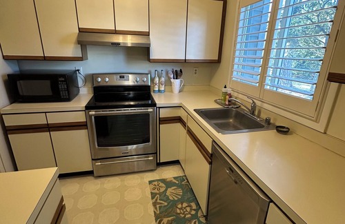 Bethany Beach House | Cozy 2-bedroom townhome in charming Bethany Beach with AC, WiFi, community pool