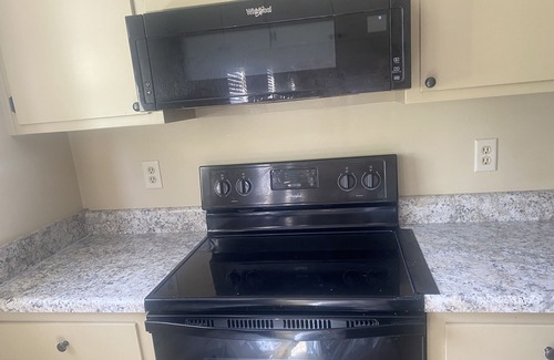 Tallahassee House | Cozy 2-bedroom townhome with beautiful fully fenced backyard!