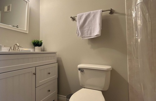 Downtown Baltimore House | Cozy 2-bedroom townhome in charming Baltimore with AC, fitness room, WiFi