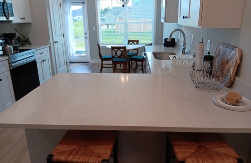 Cleveland House | Cozy 2-bedroom townhome near shopping, churches, and the outdoors