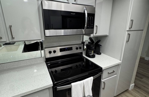 Summerlin House | Cozy 2-bedroom townhome in welcoming Las Vegas with WiFi, AC