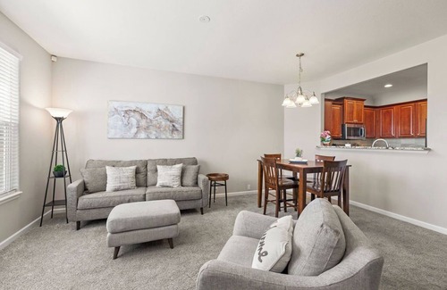 Monument House | Cozy 2-bedroom townhome in pleasant Monument with AC