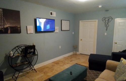 Seventh Ward Apartment | Cozy 2-bedroom unit in beautiful New Orleans with WiFi, AC