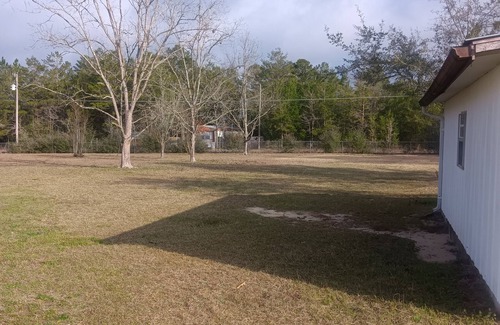 De Funiak Springs House | Cozy 2-bedroom mobile home with AC and WiFi in charming DeFuniak Springs.