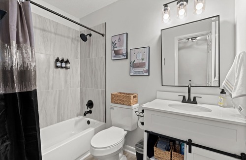 North Charleston Condo | Cozy 2-bedroom condo in North Charleston, close to downtown and beaches.