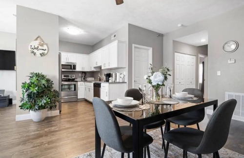 Springfield Apartment | Cozy 2 bedroom, with super fast Wi-Fi