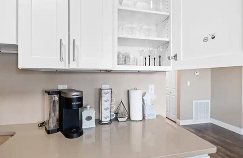 Springfield Apartment | Cozy 2 bedroom, with super fast Wi-Fi