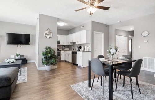 Springfield Apartment | Cozy 2 bedroom, with super fast Wi-Fi