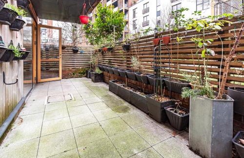 Bromley South Apartment | Cozy 2 Bedrooms, Devons Rd DLR