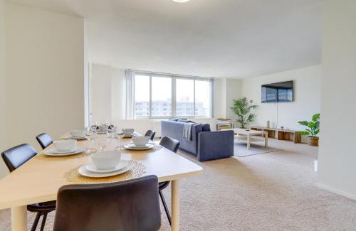 Aurora Highlands Apartment | Cozy 2 BR Apartment At Arlington With Gym
