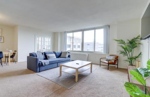 Aurora Highlands Apartment | Cozy 2 BR Apartment At Arlington With Gym