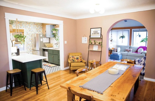 Des Moines House | Cozy 2 BR Bungalow 5 Min from Downtown DSM