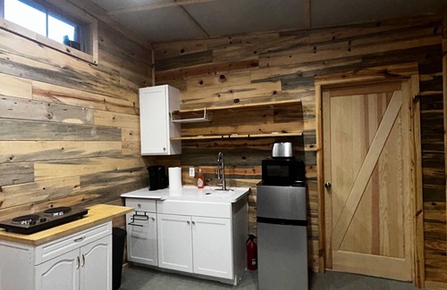 Signal Mountain Cottage | Cozy 2 BR Cottage with fast wifi, large Jacuzzi tub/shower & starry night skys