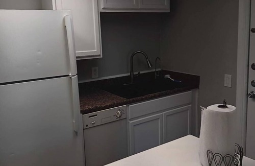 Del Mar House | Cozy 2 BR downstairs duplex with AC Near Ocean Drive,Downtown Corpus Christi