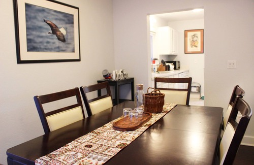 Dunlap House | Cozy 2 BR House w/Large Yard, Near Bus/Light Rail (Airbnb SuperHost)
