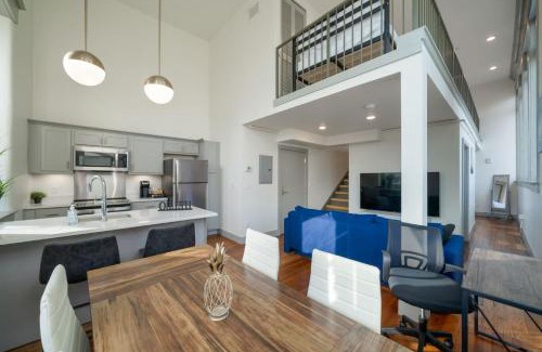 Downtown Louisville Apartment | Cozy 2-BR Loft in the Heart of Louisville #210