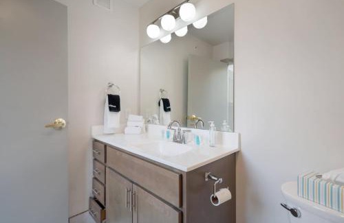 Downtown Louisville Apartment | Cozy 2-BR Loft in the Heart of Louisville #210