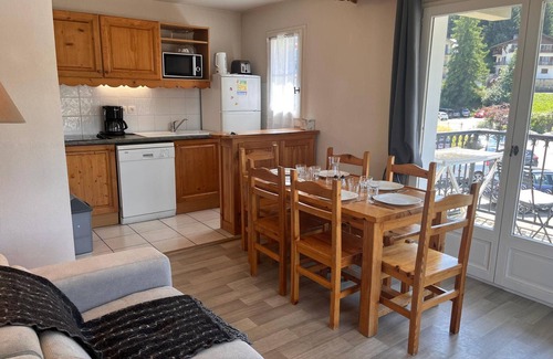 Saint-Gervais-les-Bains Apartment | Cozy 2-Room Cabin Apartment, Sleeps 6, Near Ski Lift with Pool and Ski Locker