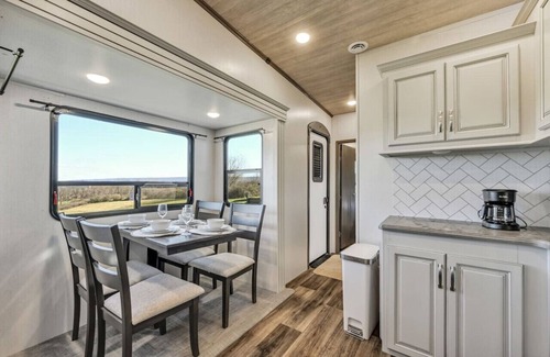 Pine Grove House | Cozy 2-Guest RV on Nature Farm