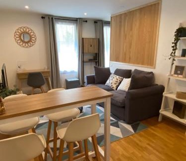 Issy-les-Moulineaux Apartment | Cozy 2 pièces AUX PORTES DE PARIS !