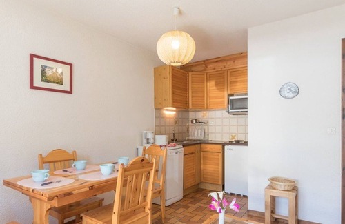 Monetier-les-Bains Apartment | Cozy 2-Room Apartment with Mountain Views, Balcony & Close to Ski Lifts in Le Monêtier-les-Bains