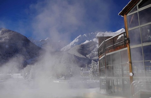 Monetier-les-Bains Apartment | "Cozy 2-Room Mountain Apartment with Fireplace & Ski Shuttle - Sleeps 6"