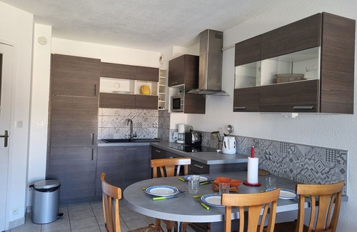 Saint-Brevin-l'Ocean Apartment | Cozy 2-Room Apartment Near Beach and Shops – Elevator, Balcony, and Modern Amenities