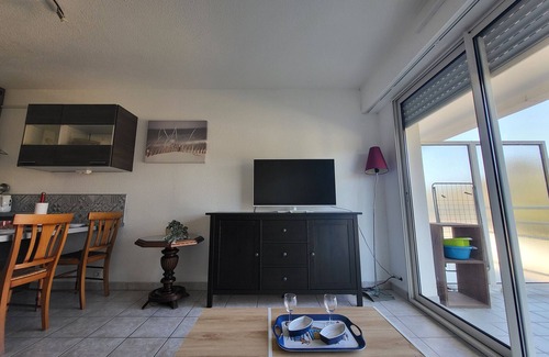 Saint-Brevin-l'Ocean Apartment | Cozy 2-Room Apartment Near Beach and Shops – Elevator, Balcony, and Modern Amenities