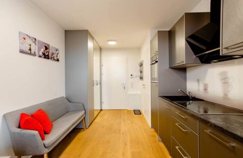 Rudolfsheim-Funfhaus Apartment | Cozy 2 ROOM APARTMENT* BALCONY* PANORAMIC VIEW* NEAR PARK