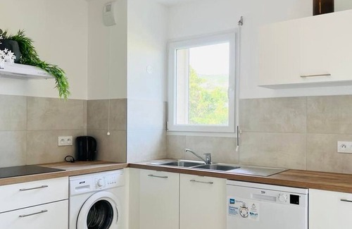 Calvi Apartment | Cozy 2-Room Apartment with AC, Private Garage, and Beach Access in Calvi