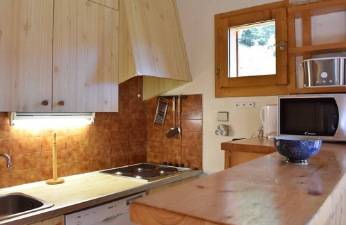 Meribel Apartment | Cozy 2-Room Apt for 5 near Méribel Slopes, Parking Included