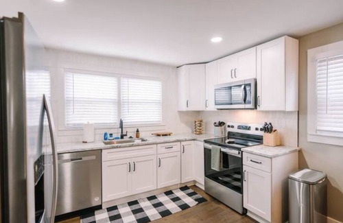Danville House | Cozy 2b/1bath Home- 3 miles to Casino