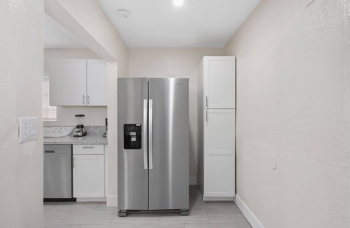 Raisin House | Cozy 2B/1Bth on Peaceful Street