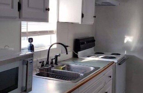 Lake Charles House | Cozy 2BD/2BA Mobile Home/AC, Wi-Fi, W/D, Kitchen, Prime Central Location