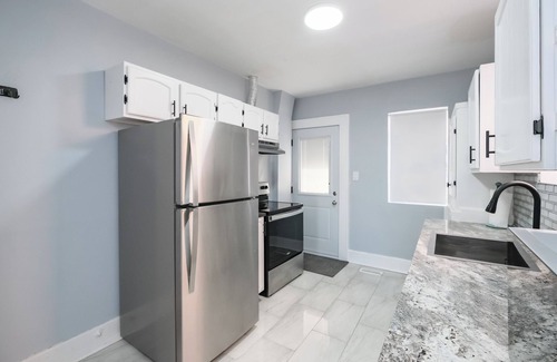 Bridgeview Apartment | Cozy 2bd with beautiful view of Detroit River