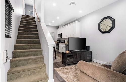 Southeastern Sacramento House | Cozy 2bdr/1br Home near downtown