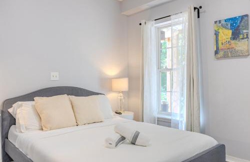 Herndon Apartment | Cozy 2bed bath Private Above Ground First Floor Suite