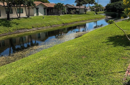 Pompano Beach House | Cozy 2BR 2.5BA Deerfield Beach Getaway in a quiet gated community