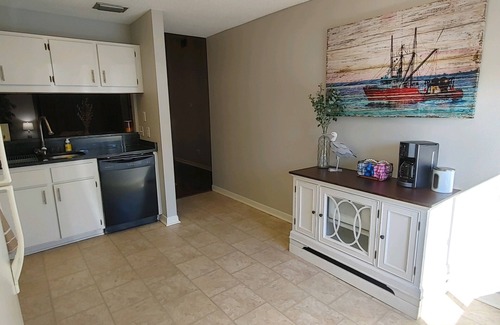 Silver Sands House | COZY 2BR 2 BA 1/2 MILE FROM THE BEACH!