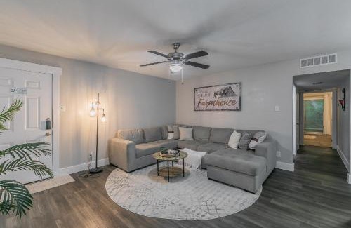 Arlington Apartment | Cozy 2BR Farmhouse Apt - Sleeps 8 - FREE Parking!