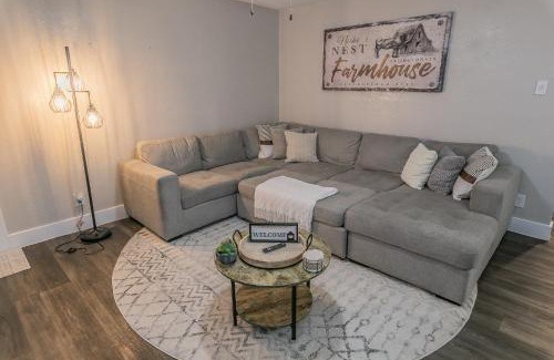 Arlington Apartment | Cozy 2BR Farmhouse Apt - Sleeps 8 - FREE Parking!