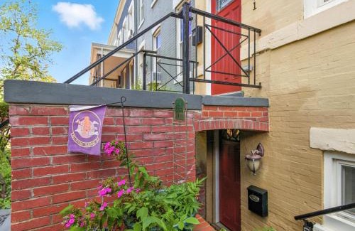 Near Northeast Apartment | Cozy 2BR Flat - Walk to METRO Union Market